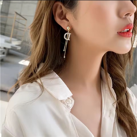 D Alphabet Gold Drop Cyrstal Dangle Earrings - Picture 2 of 4